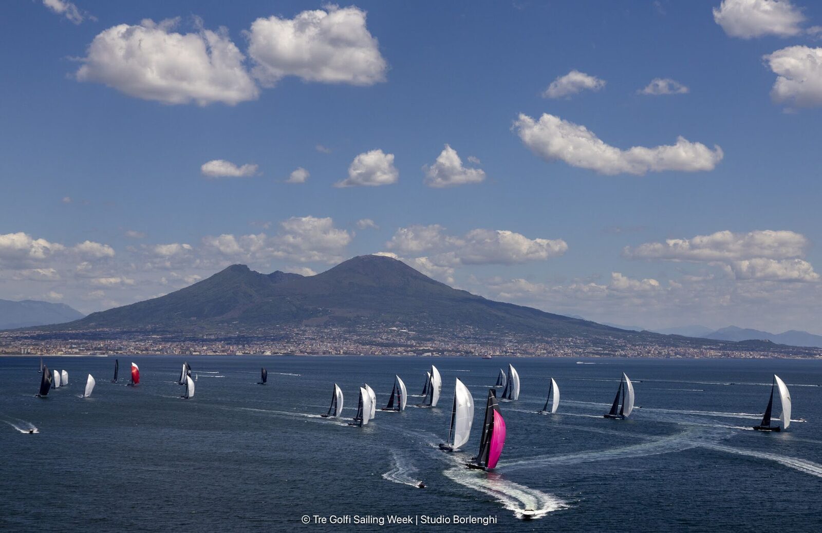 La Regata dei Tre Golfi nel golfo di Napoli: iscrizioni, sito e rete dell'evento